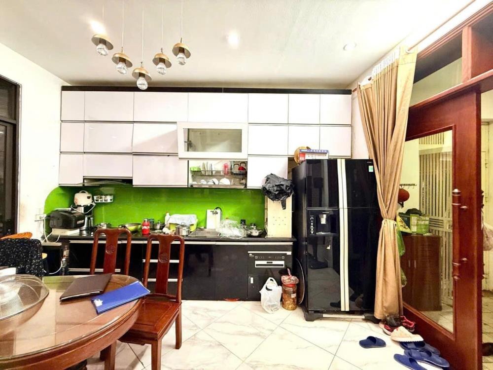 Bán Nhà Tân Mai: 43m2, 5 Tầng, Ô Tô Đỗ Cổng, Giá 7.85 Tỷ