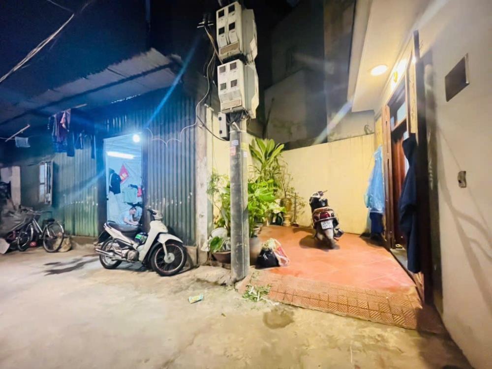 Bán Nhà Tân Mai: 43m2, 5 Tầng, Ô Tô Đỗ Cổng, Giá 7.85 Tỷ