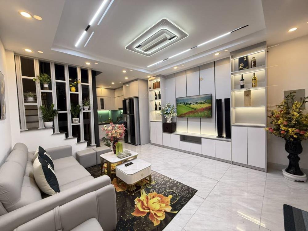Bán Gấp Nhà Mặt Phố Quang Lãm - 34m2, 5 Tầng, Thu Nhập 400 triệu/năm - Giá 7.15 tỷ