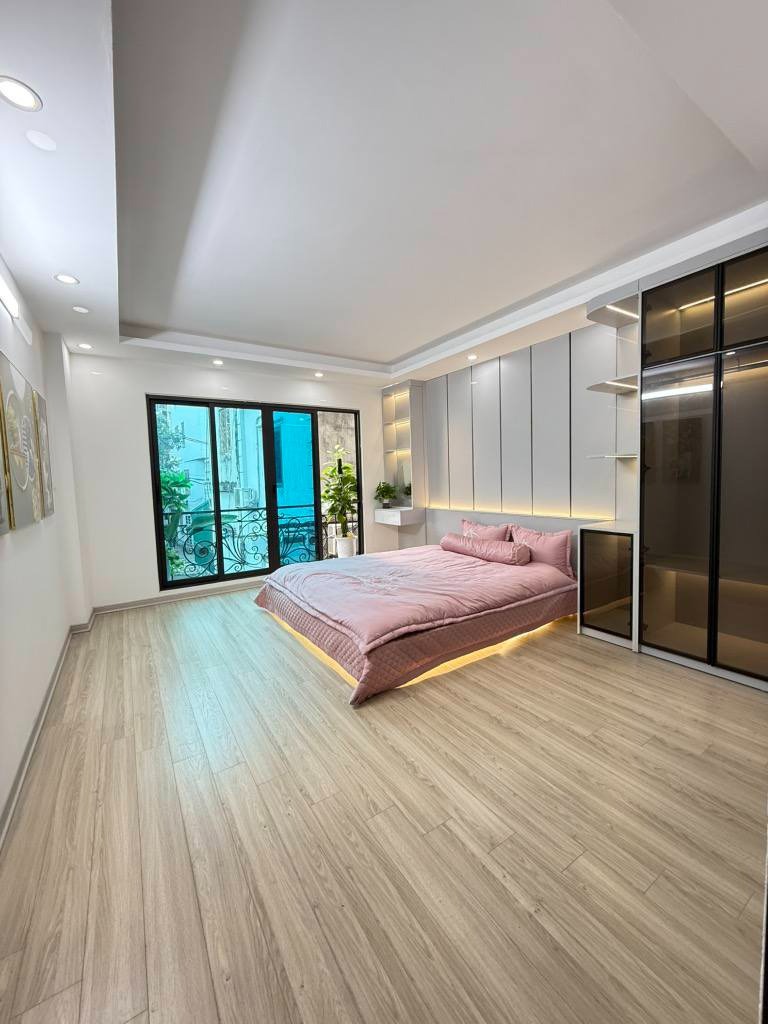 Bán Gấp Nhà Mặt Phố Quang Lãm - 34m2, 5 Tầng, Thu Nhập 400 triệu/năm - Giá 7.15 tỷ