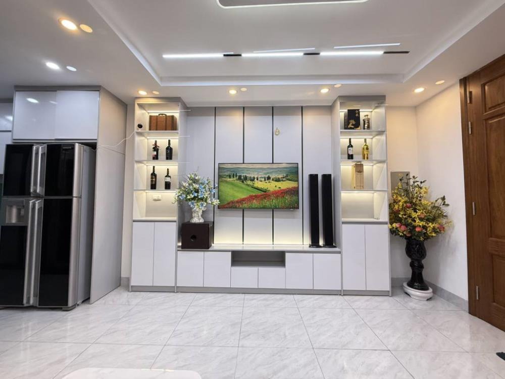Bán Gấp Nhà Mặt Phố Quang Lãm - 34m2, 5 Tầng, Thu Nhập 400 triệu/năm - Giá 7.15 tỷ