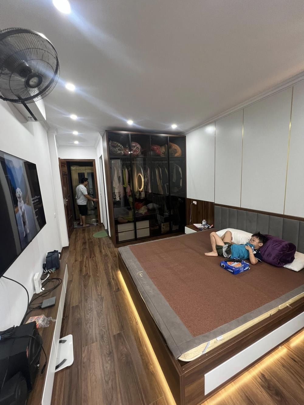 Phân Lô Oto Tây Hồ - Giá 13 Tỷ - Vị Trí Đắc Địa, Thiết Kế Hiện Đại