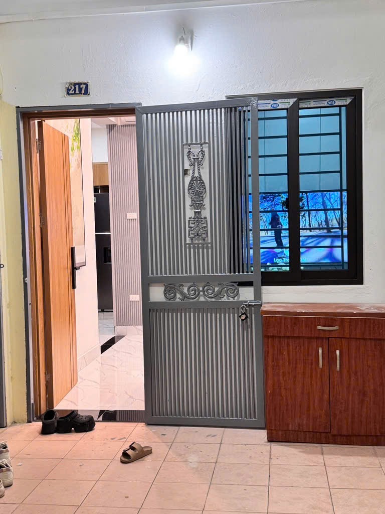 Bán nhà tập thể Nguyễn Khánh Toàn, Cầu Giấy: 68m², 3.98 tỷ, Full Nội Thất