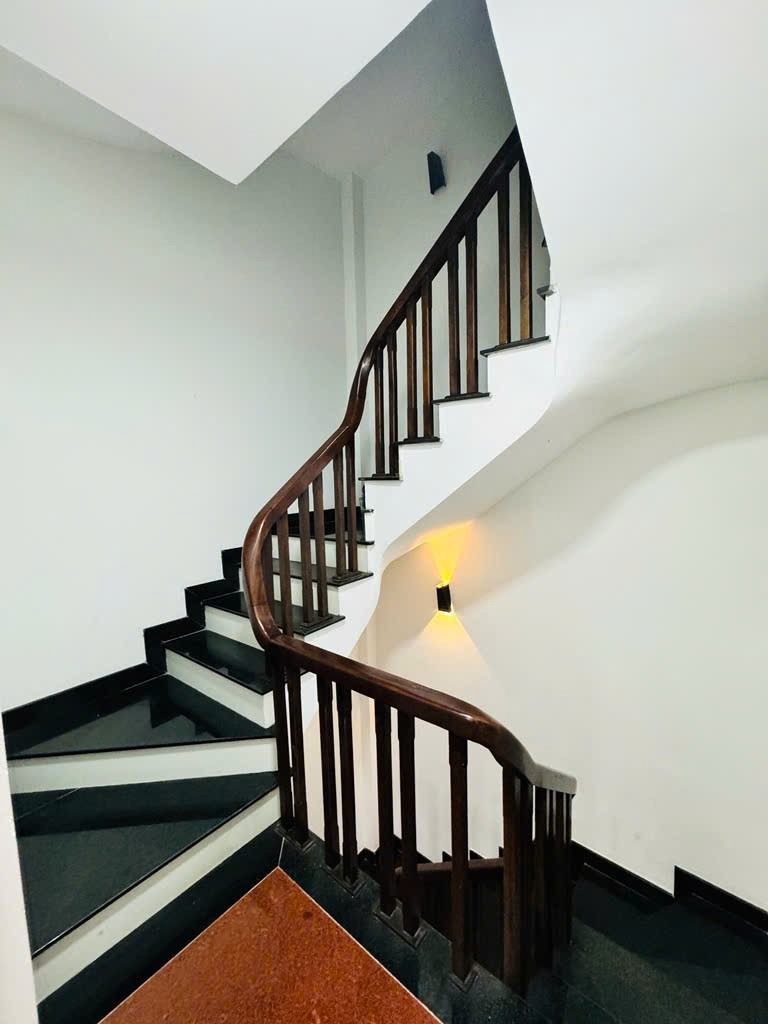 Siêu đẹp Lạc Long Quân, Lô Góc, Gần Hồ Tây | Vị Trí Đắc Địa