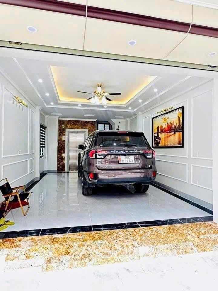 🏠 Bán nhà 5 tầng, thang máy, Hoàng Quốc Việt - Cầu Giấy - 40m² - MT 4.2m - Gara Ô Tô