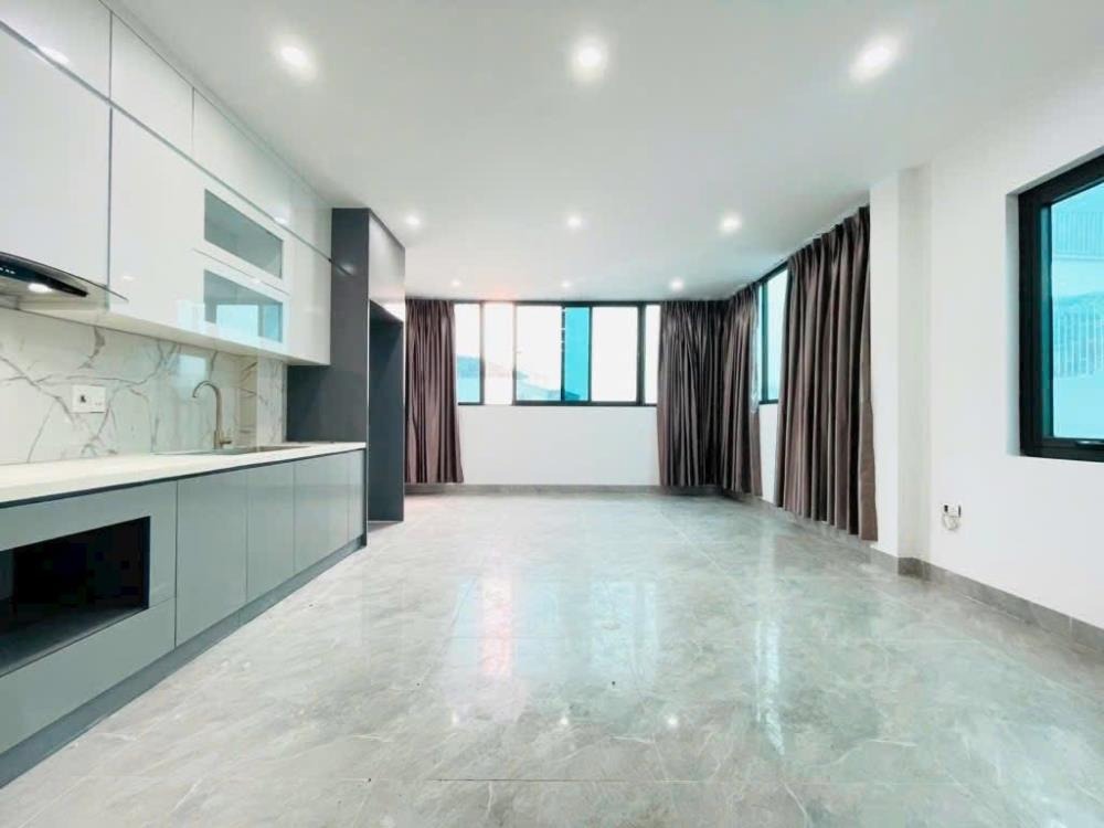 🏠 Bán nhà 5 tầng, thang máy, Hoàng Quốc Việt - Cầu Giấy - 40m² - MT 4.2m - Gara Ô Tô
