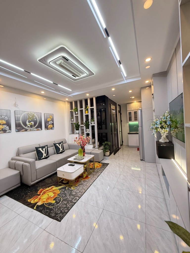 Nhà phố Trương Định - Thiết kế đẳng cấp, nội thất full đồ - Vị trí siêu đẹp