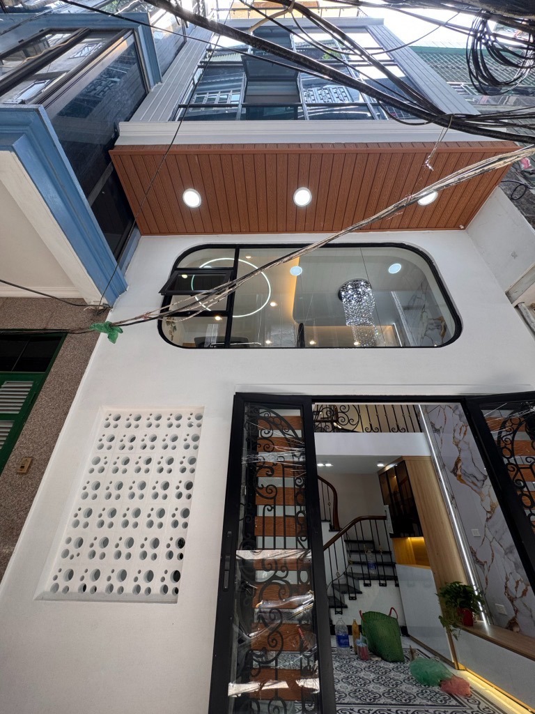 Nhà phố Trương Định - Thiết kế đẳng cấp, nội thất full đồ - Vị trí siêu đẹp