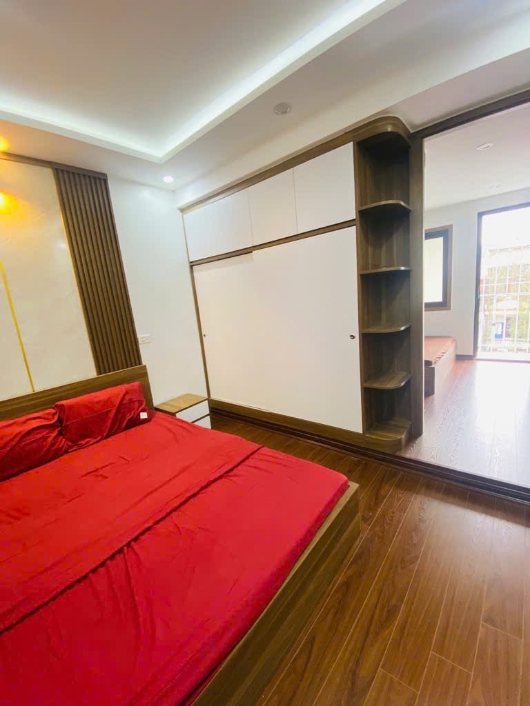 Bán Nhà Tập Thể Phố Phương Mai - 3.05 Tỷ - 2PN - Pháp Lý Sổ Đỏ