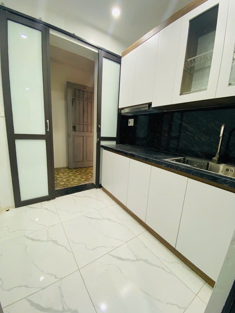 Bán Nhà Tập Thể Phố Phương Mai - 3.05 Tỷ - 2PN - Pháp Lý Sổ Đỏ