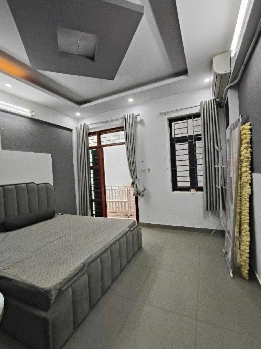 Bán nhà phố Tôn Thất Tùng 50m2, 4 Tầng, Giá 7.5 Tỷ - Vị Trí Đắc Địa