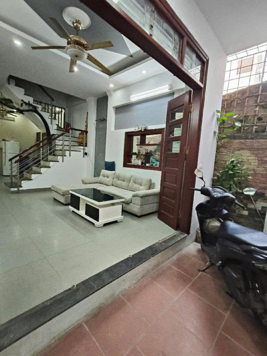 Bán nhà phố Tôn Thất Tùng 50m2, 4 Tầng, Giá 7.5 Tỷ - Vị Trí Đắc Địa