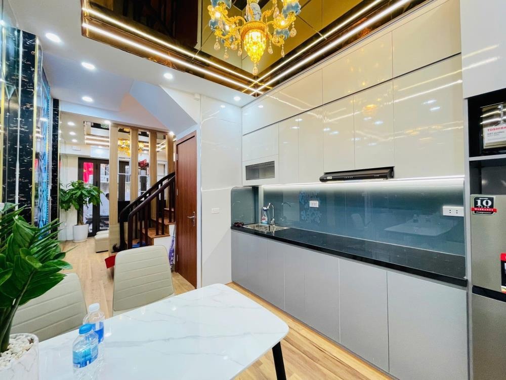 Nhà Phố Trần Quốc Vượng - 5 Tầng, 6 Phòng Ngủ, 7.68 Tỷ - Vị Trí Đẹp, Gần Trung Tâm