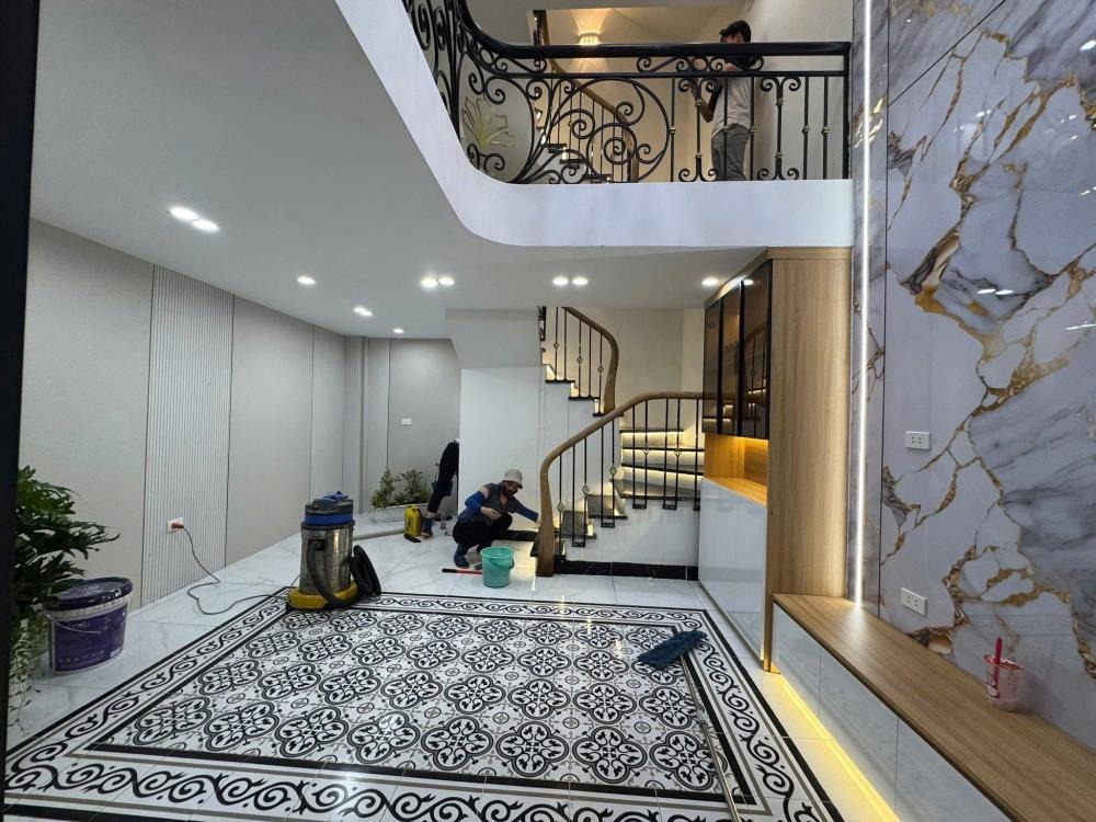 Nhà 2 Mặt Thoáng, Vị Trí Vàng Hai Bà Trưng - 6.75 Tỷ