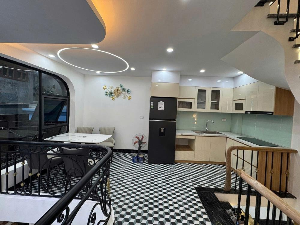Nhà 2 Mặt Thoáng, Vị Trí Vàng Hai Bà Trưng - 6.75 Tỷ