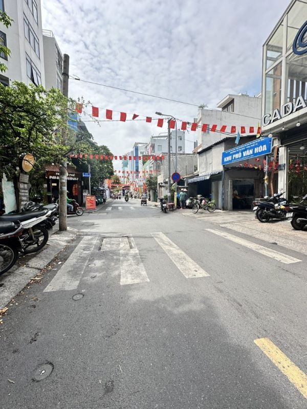 Gấp Bán Nhà Đất Mặt Tiền Quận 3 - Giá Tốt, Kinh Doanh Đa Năng