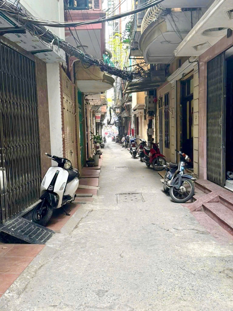 Bán nhà Xã Đàn - 3 tỷ - Lô góc 5 tầng - Ngõ ba tránh - Gần Ngân hàng
