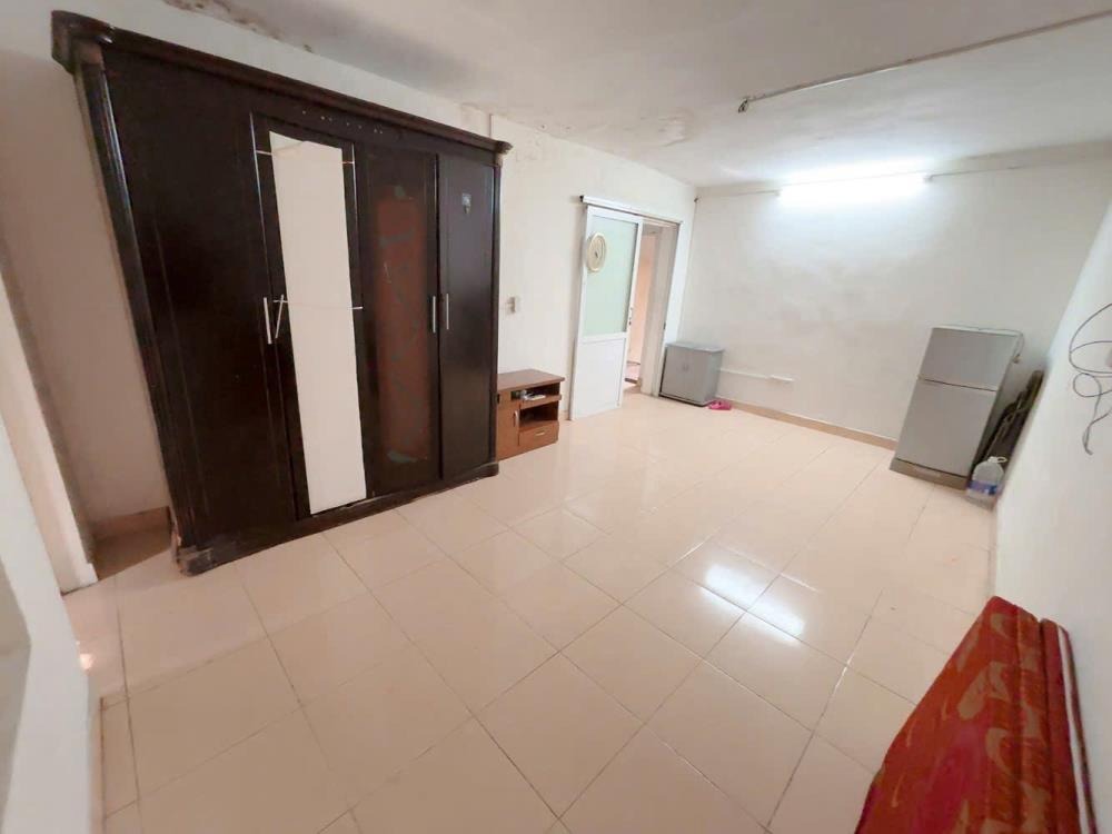 Bán Căn Hộ Tập Thể Mặt Phố Thành Công - 2 Mặt Thoáng, Gần Hồ - Giá 3.5 tỷ