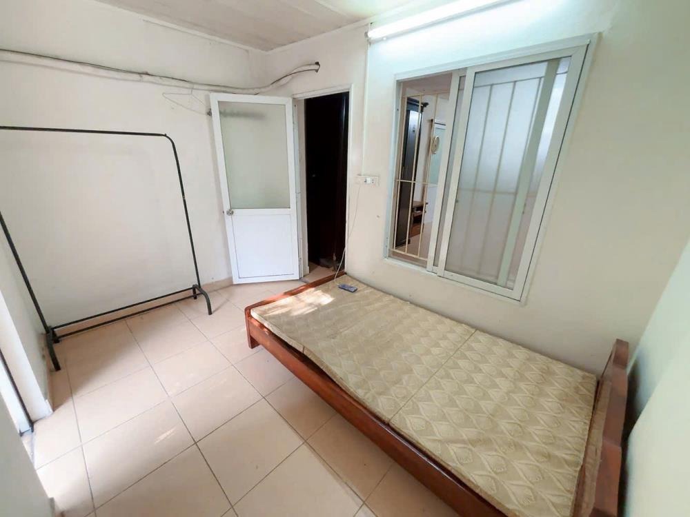 Bán Căn Hộ Tập Thể Mặt Phố Thành Công - 2 Mặt Thoáng, Gần Hồ - Giá 3.5 tỷ