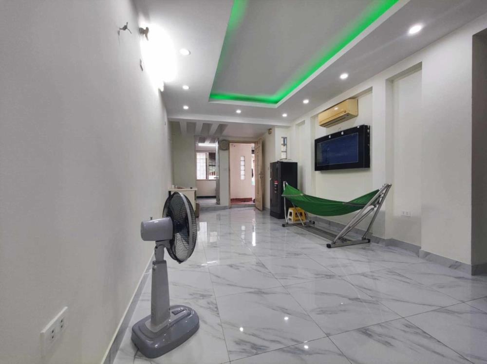 Cho Thuê Căn Hộ Tập Thể Nam Thành Công - 150m2, 4 Phòng Ngủ, Giá 10 Triệu/Tháng