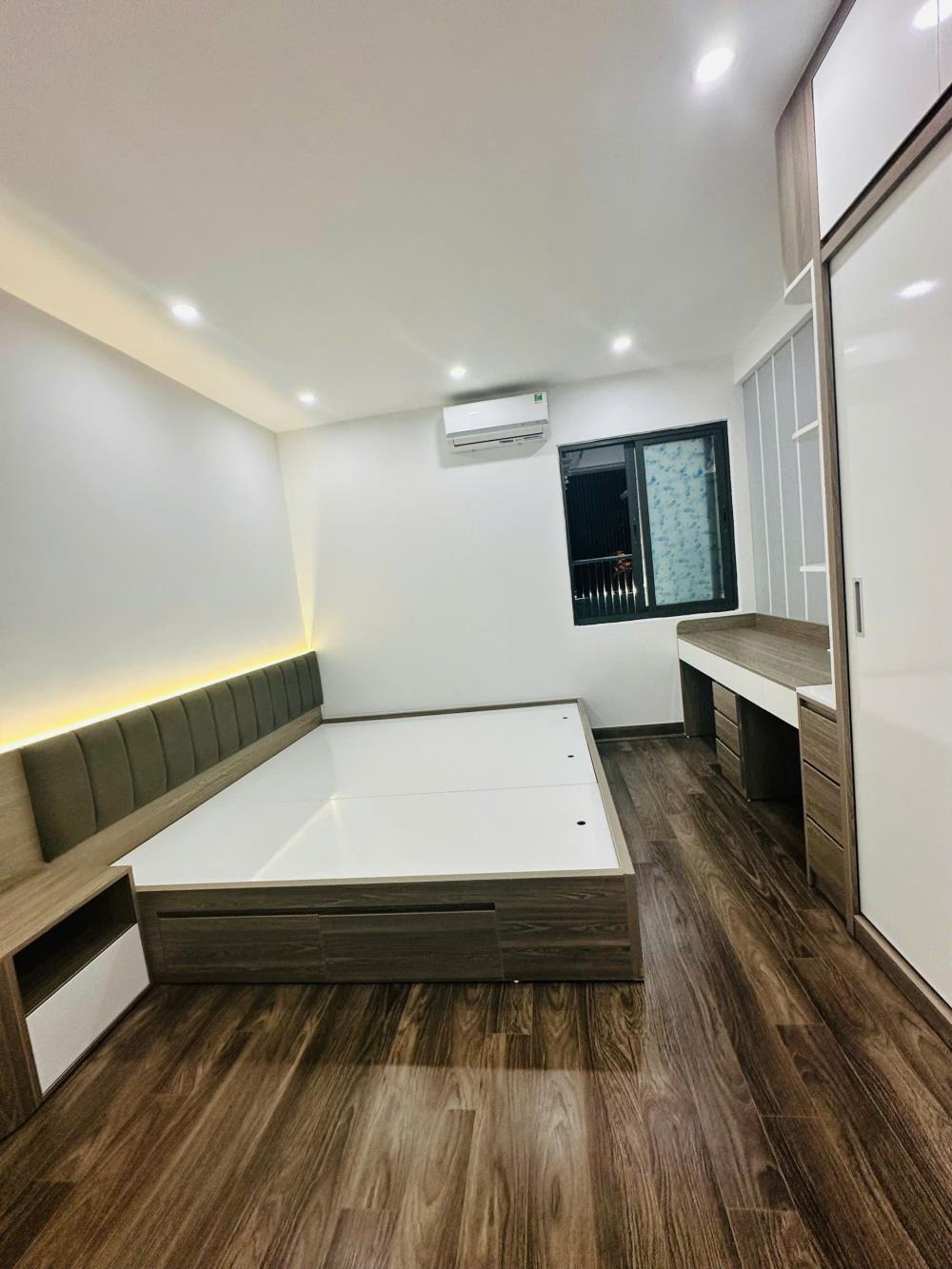 Bán Căn Hộ 3PN, 2WC, Nội Thất Đầy Đủ, Tòa Rainbow Linh Đàm - Giá Tốt