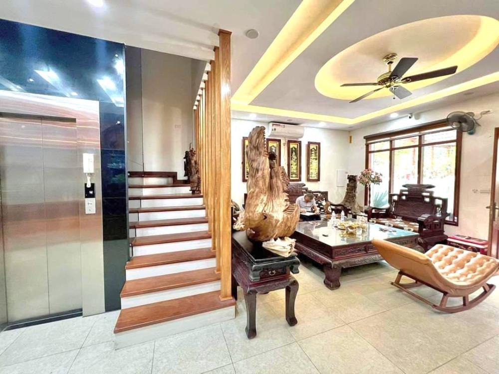 Bán nhà phố cổ Hoàn Kiếm: 200m2, 7 tầng, thang máy, 160 tỷ - Pháp lý đầy đủ