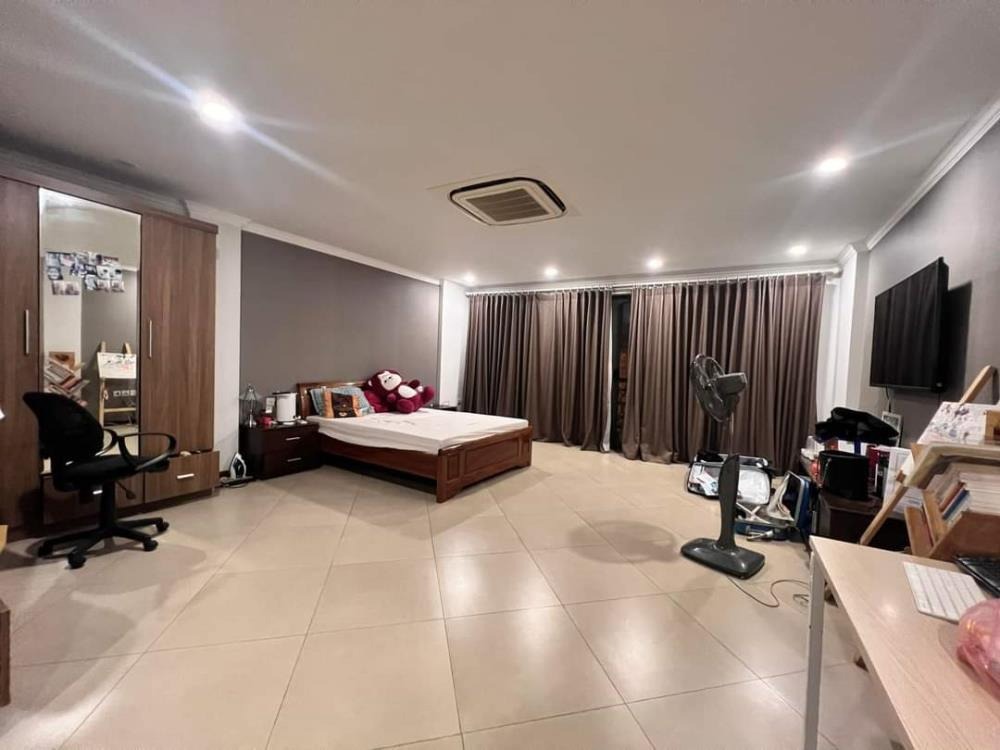 Bán Biệt Thự KĐT Mễ Trì Hạ - 200m2, Mặt Tiền 12m, View Vườn Hoa