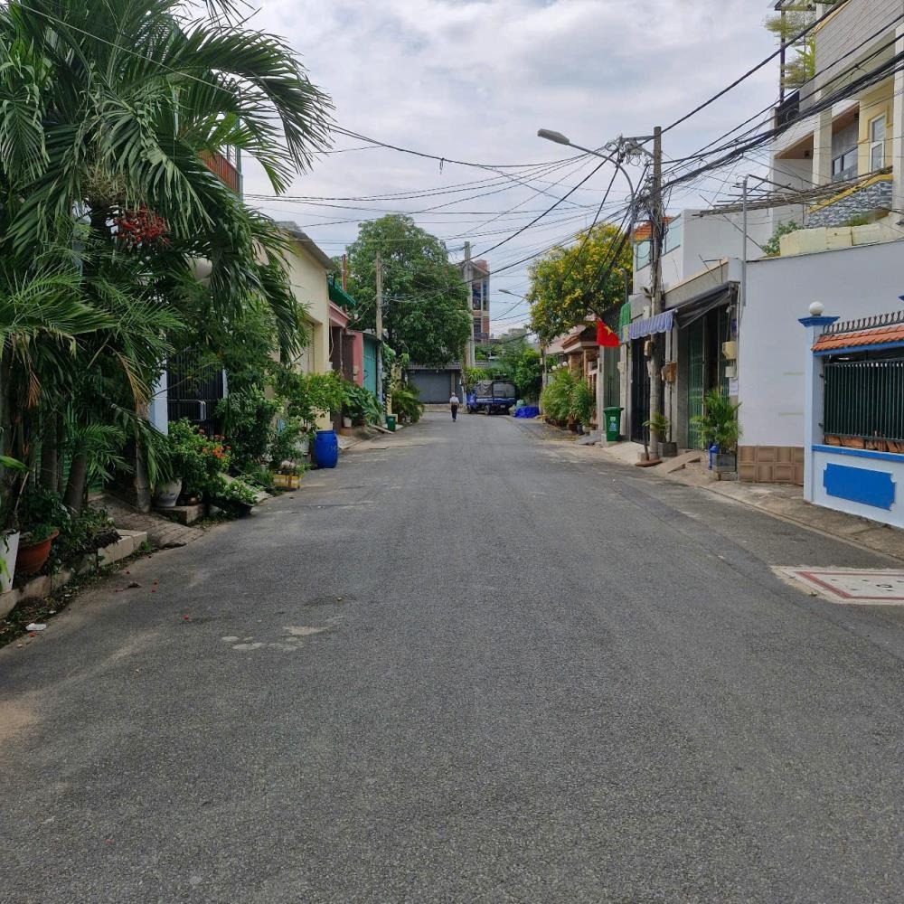 Nhà Mặt Tiền Hẻm 12m Lã Xuân Oai, Quận 9 - Giá 5.35 Tỷ