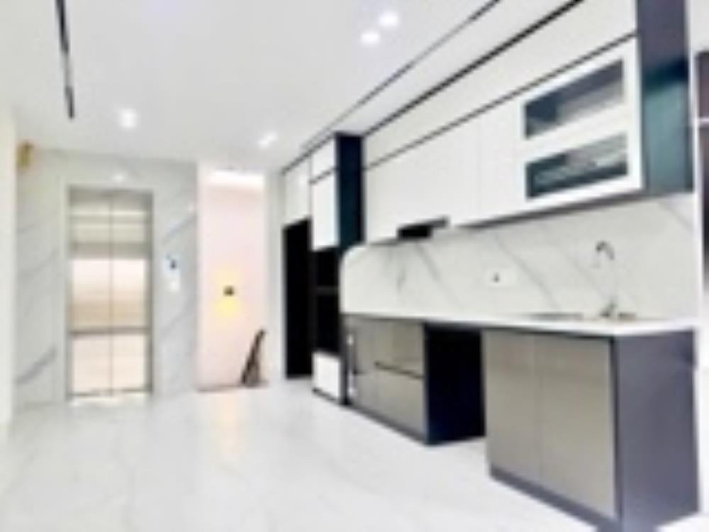 Nhà đẹp giá rẻ Lê Hồng Phong Hà Đông - 5 tầng, Thang máy, Ô tô đỗ cửa - Giá 10 tỷ