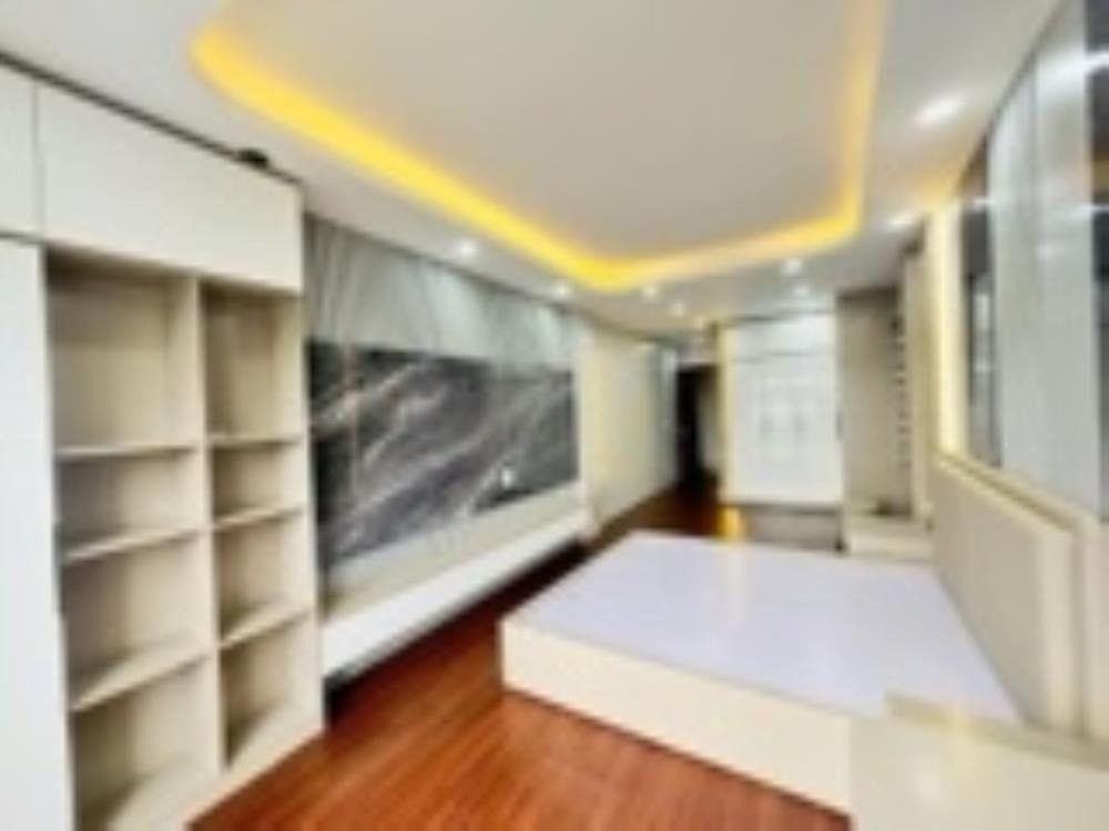Nhà đẹp giá rẻ Lê Hồng Phong Hà Đông - 5 tầng, Thang máy, Ô tô đỗ cửa - Giá 10 tỷ