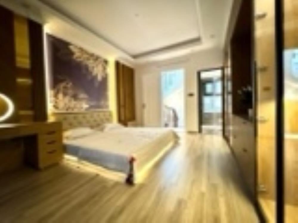 Nhà đẹp giá rẻ Lê Hồng Phong Hà Đông - 5 tầng, Thang máy, Ô tô đỗ cửa - Giá 10 tỷ