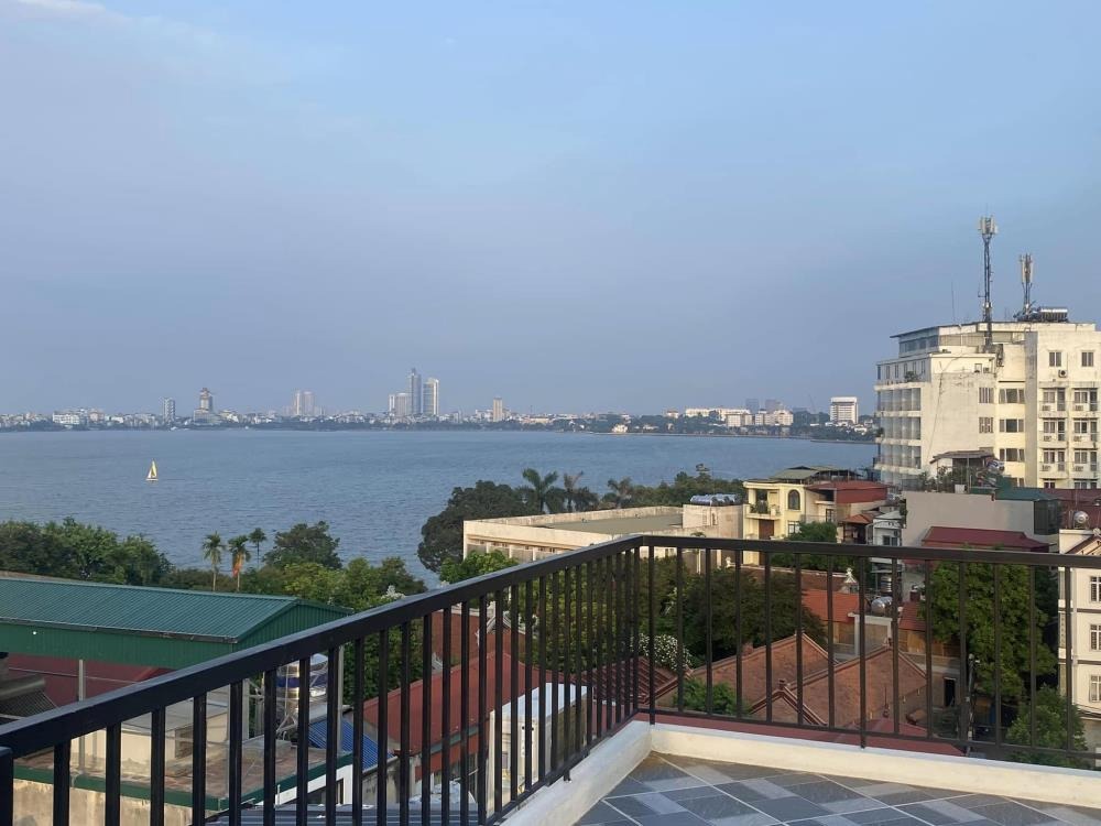 💥Dòng Tiền Vững Chắc: Biệt Thự 8 Tầng, View Hồ Tây, Giá 27.5 Tỷ