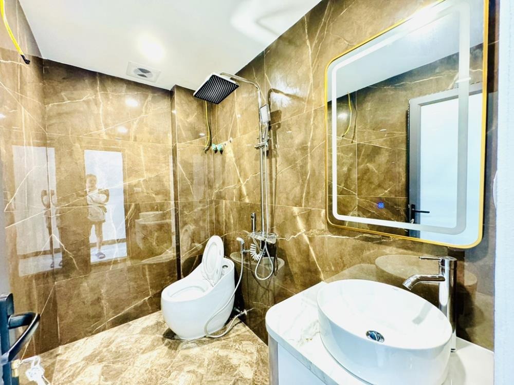 Nhà Mới Xây Trung Phụng - 6 Tầng, Thang Máy, Gần Phố - Giá Tốt