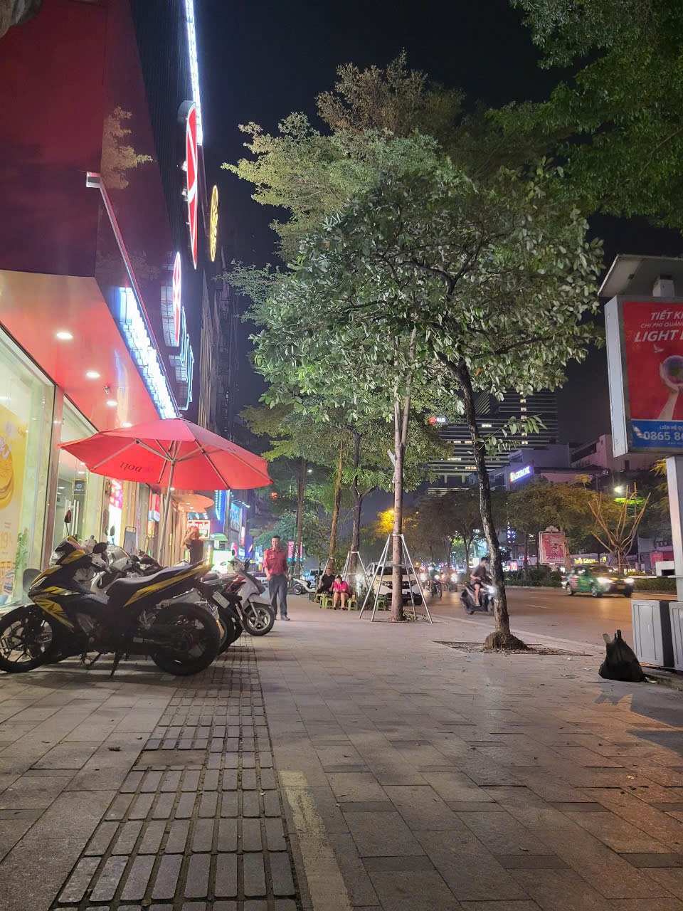 Tòa Mặt Phố Xã Đàn 135m2 - Vị Trí Đỉnh, Cho Thuê Ngân Hàng