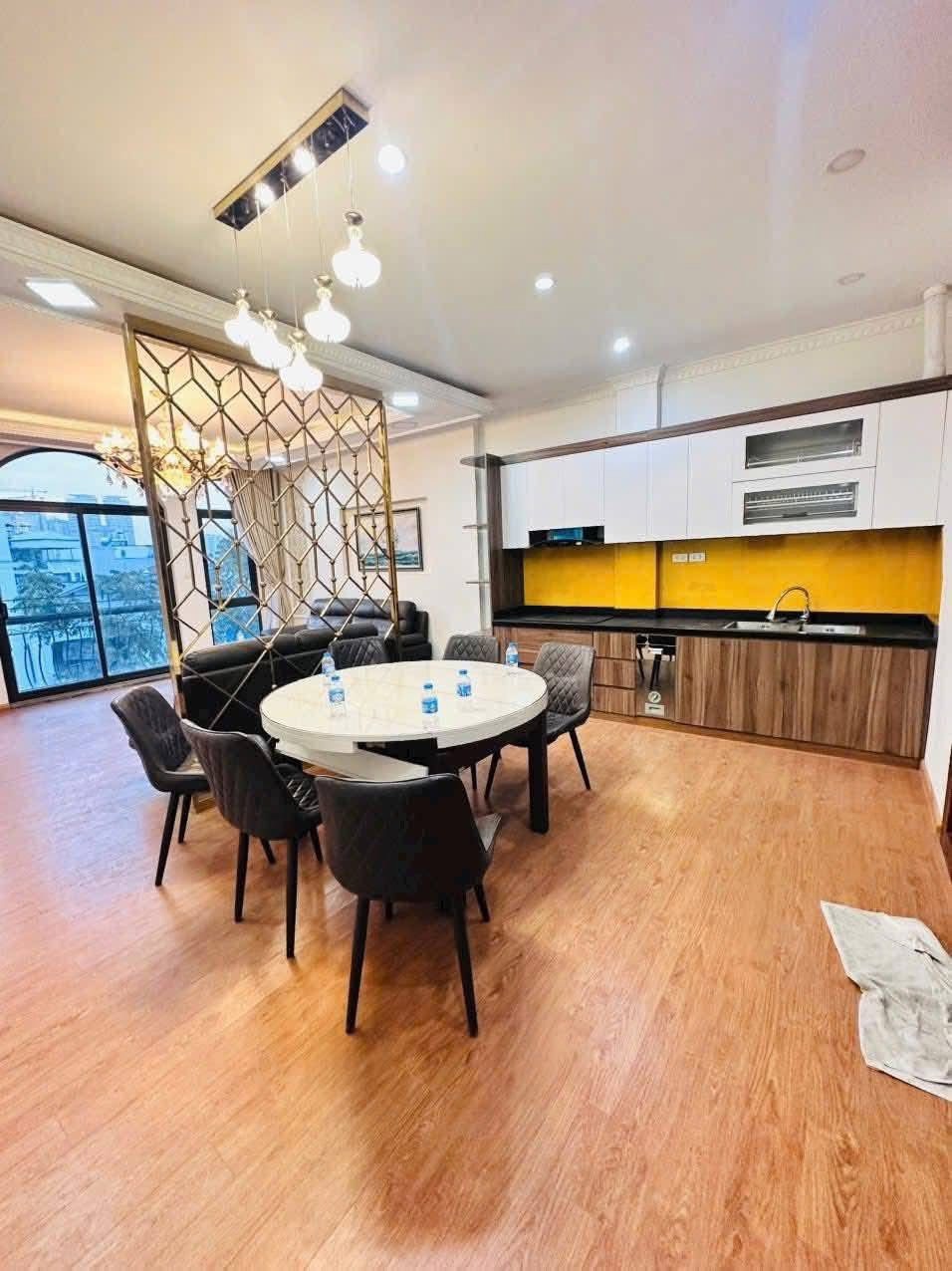 Bán nhà riêng Lạc Long Quân - 60m2 x 7 tầng - Mặt tiền - Giá 21.5 tỷ