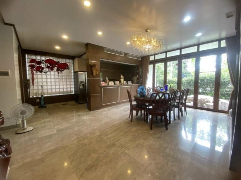 Bán nhà mặt phố Tây Hồ - Vị trí đẹp, Pháp lý rõ ràng - 200 tỷ