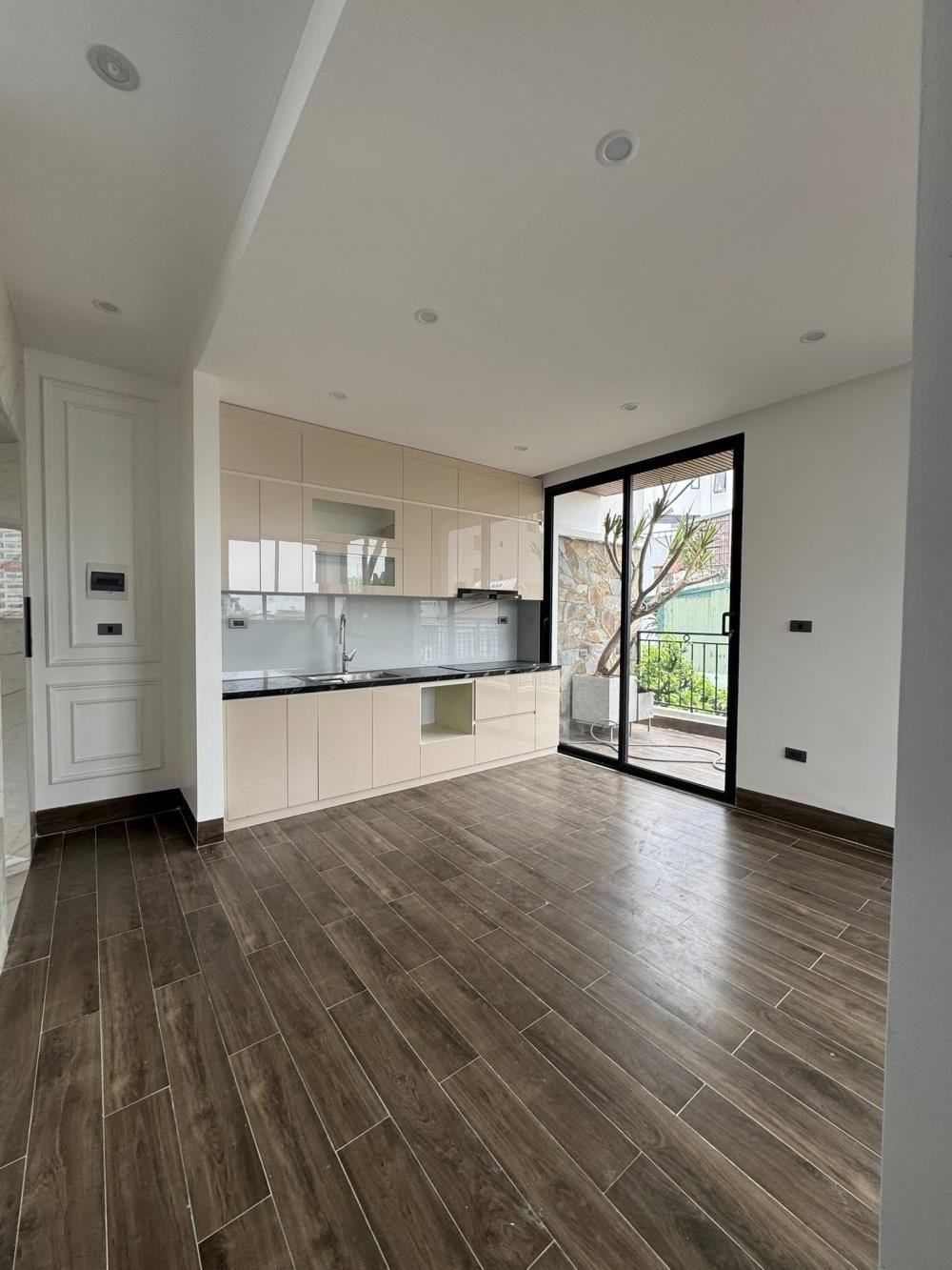 🏠 Bán nhà 6 tầng thang máy, Cầu Giấy - Nguyễn Khánh Toàn, 43m² - Giá 7.9 tỷ - Ô tô dừng