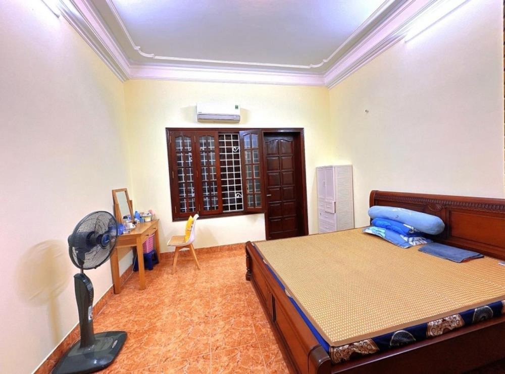 Bán nhà 4 tầng Trích Sài - Tây Hồ: 60m2, mặt tiền 5m, ô tô dừng đỗ