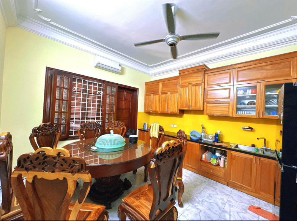 Bán nhà 4 tầng Trích Sài - Tây Hồ: 60m2, mặt tiền 5m, ô tô dừng đỗ