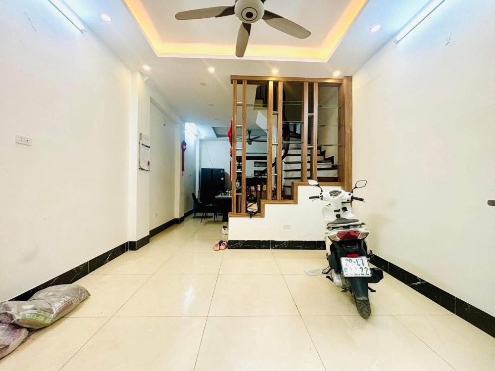 🏠 Bán nhà 5 tầng Cầu Giấy - 43m² - Mặt tiền 4m - Ô tô đỗ cửa - Giá Tốt