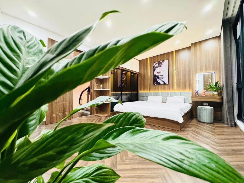 Bán nhà Nguyễn Khang, Cầu Giấy: 55m2, MT 4m, Kinh Doanh, Ô Tô Đỗ Cửa
