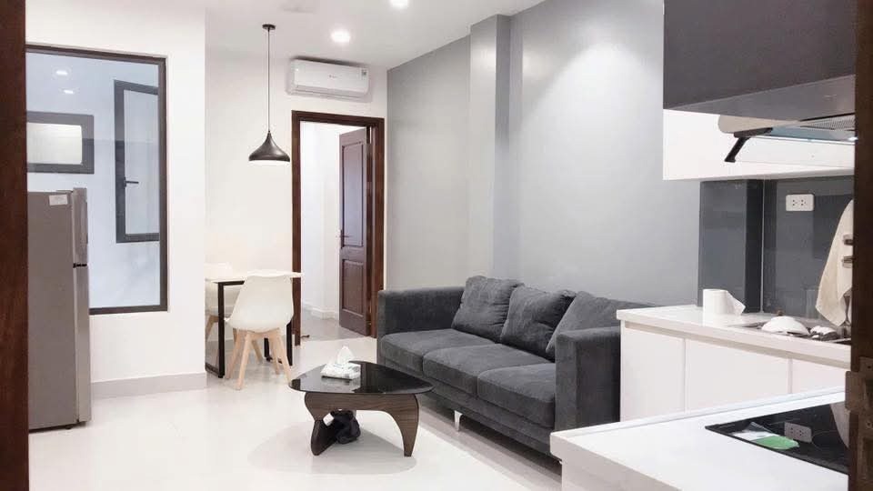 Nhà Đê La Thành - Đống Đa: 7 Tầng, Thang Máy, Kinh Doanh Sầm Uất - Giá 16.76 Tỷ