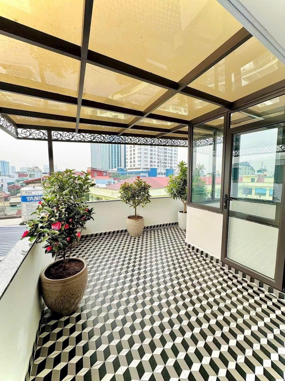 Mặt Phố Xuân Thủy - 72m² x 7 Tầng - Mặt Tiền 5.1m - Kinh Doanh Vàng - Giá Tốt