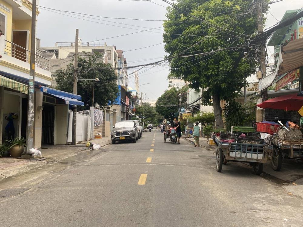 Bán Nhà Mặt Tiền Lê Lư, Tân Phú - 103m² - 4 Tầng - Giá 11.2 Tỷ