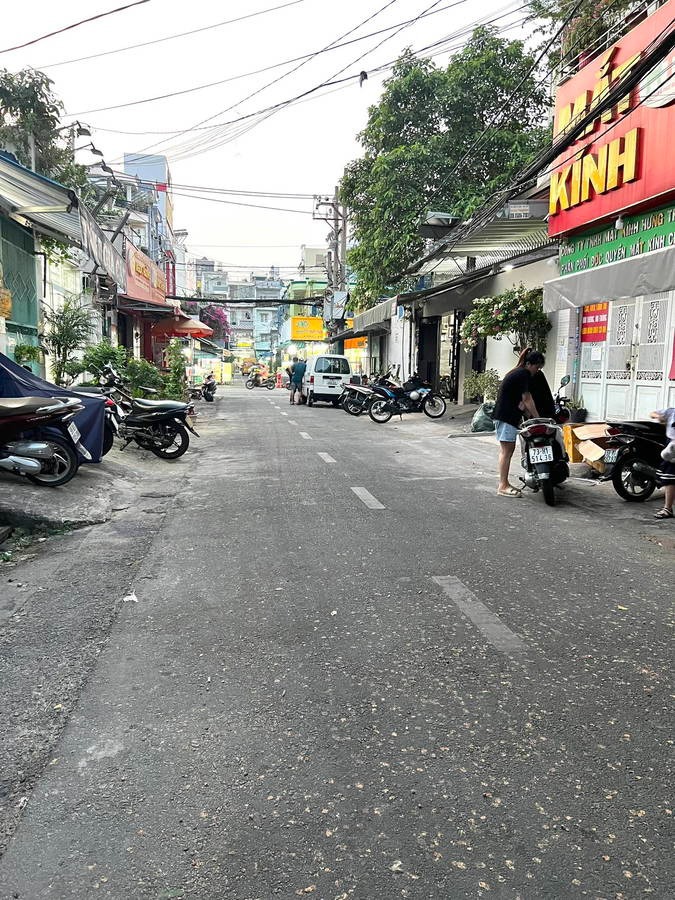 Bán nhà mặt tiền Tân Phú, 84m², 3 tầng BTCT, giá 11.5 tỷ - Vị trí kinh doanh đỉnh cao