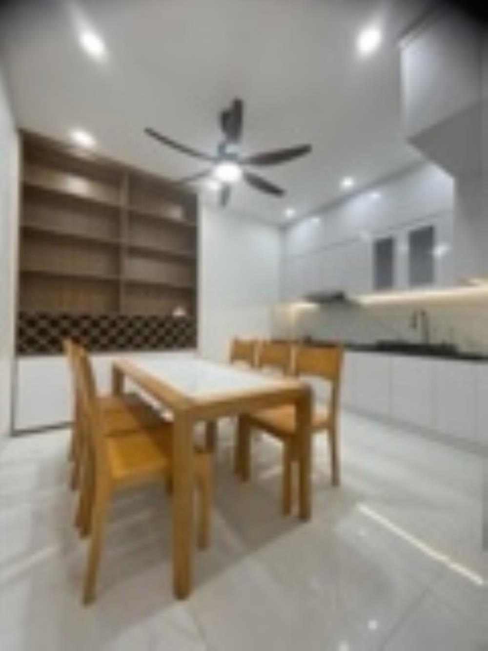 Bán nhà phân lô Hoàng Cầu, Full Nội Thất, Ô Tô Đỗ Cửa