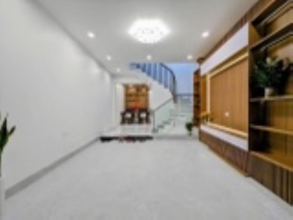 Bán nhà phân lô Hoàng Cầu, Full Nội Thất, Ô Tô Đỗ Cửa