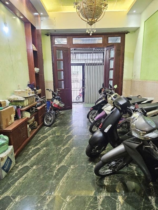Bán Nhà Riêng Quận 5 - Vị Trí Đắc Địa, Kinh Doanh Sầm Uất