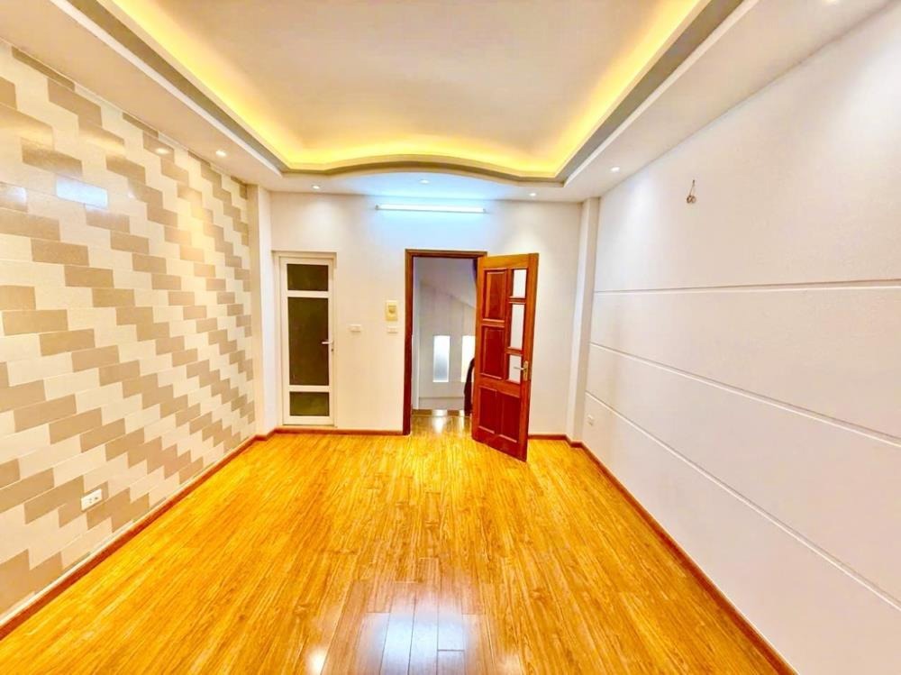 Nhà 5 Tầng Hiện Đại, Nội Thất Xịn - Nguyễn Khang, Cầu Giấy