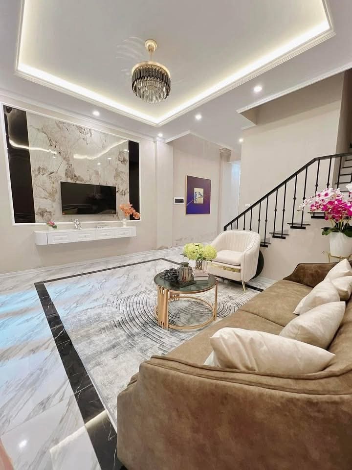 Nhà Mặt Phố Trung Hòa, Cầu Giấy: Giá 20.8 Tỷ - Đầu Tư Vàng